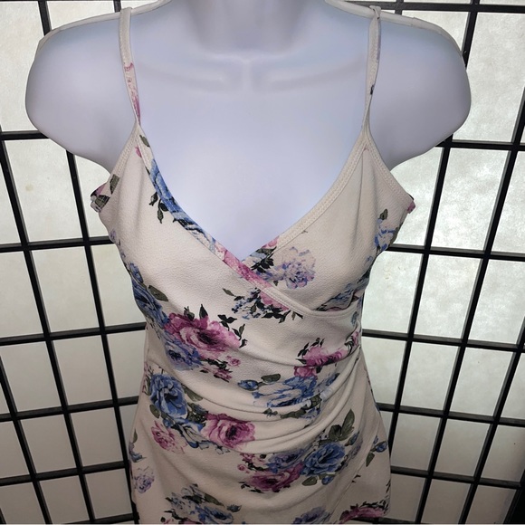 Rue21 Ladies asymmetrical romper size medium - Picture 3 of 8